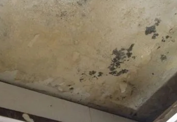 察隅阳台漏水维修公司分享下察隅卫生间渗水维修需要注意哪些问题。